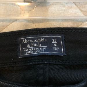 Abercrombie Low rise short skinny black jeans